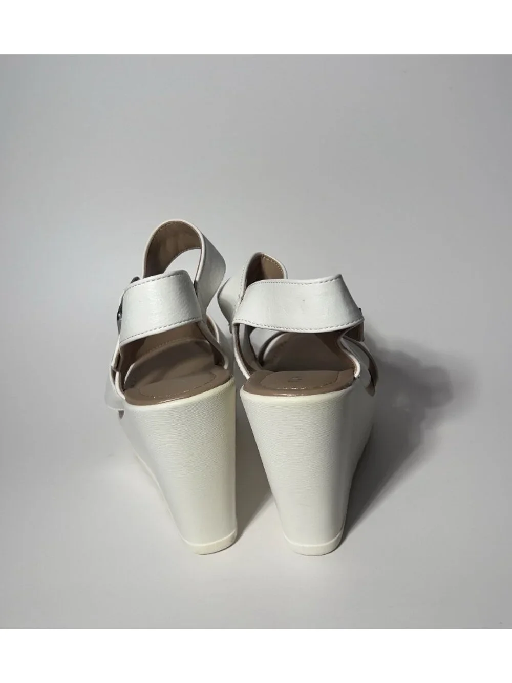 Sun + Stone Siennaa White Platform Wedge Sandals Women’s 8M